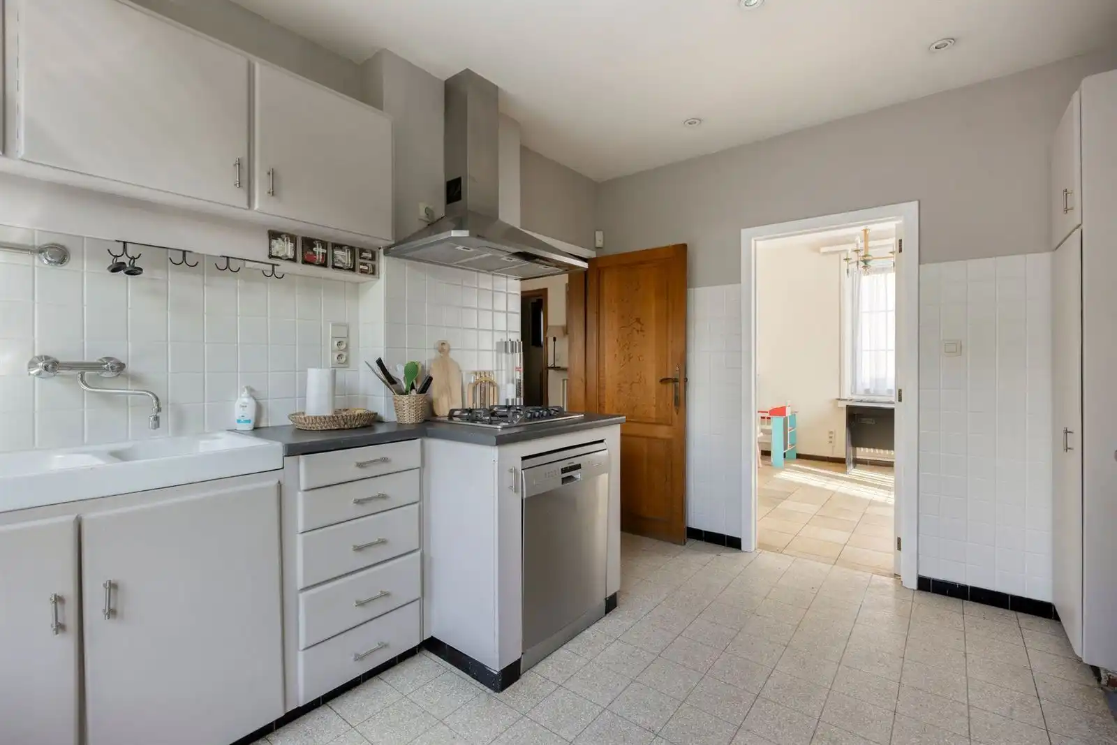 Ruime villa (230m²) met 3 slaapkamers + bureau op 6a 38ca foto 15