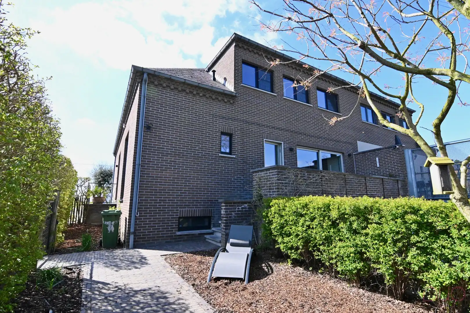 Gerenoveerd halfopen bebouwing op een prachtig perceel van 1h39a60ca inclusief weilanden foto 39