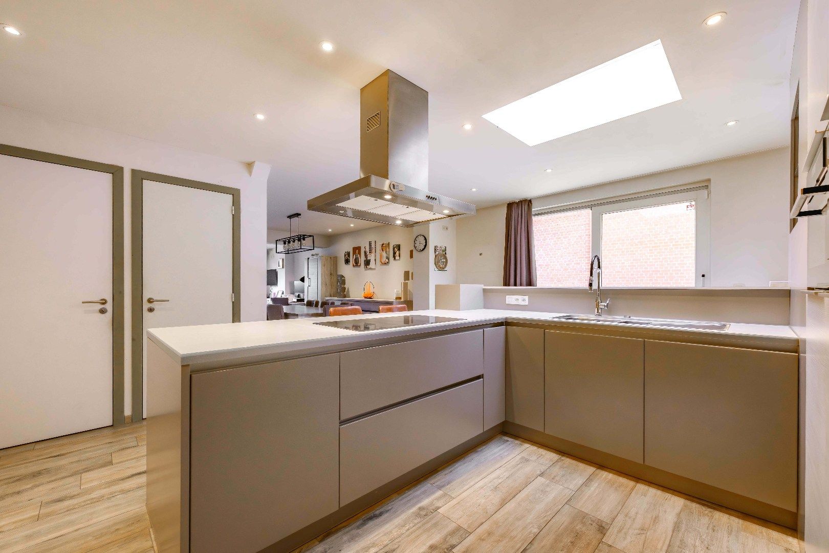 GERENOVEERDE (2015) INSTAPKLARE & ENERGIEZUINIGE WONING OP 685 m²!!!  foto 11