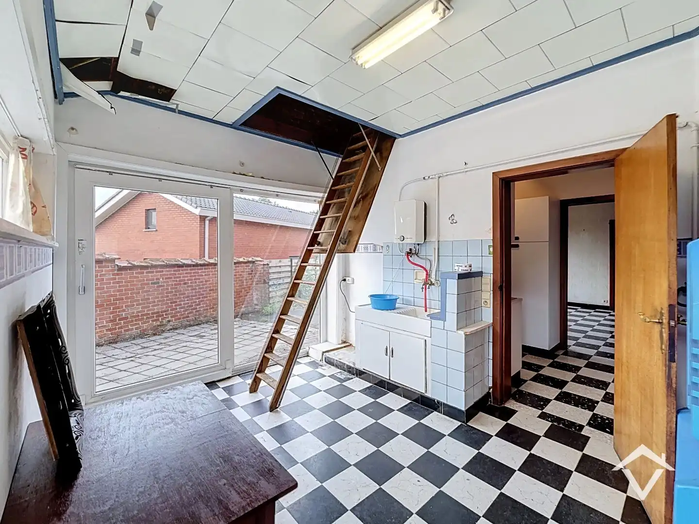 Gelijkvloerse woning met 3 slaapkamers, ruime garage en tuin op een gunstige ligging te Hooglede foto 10