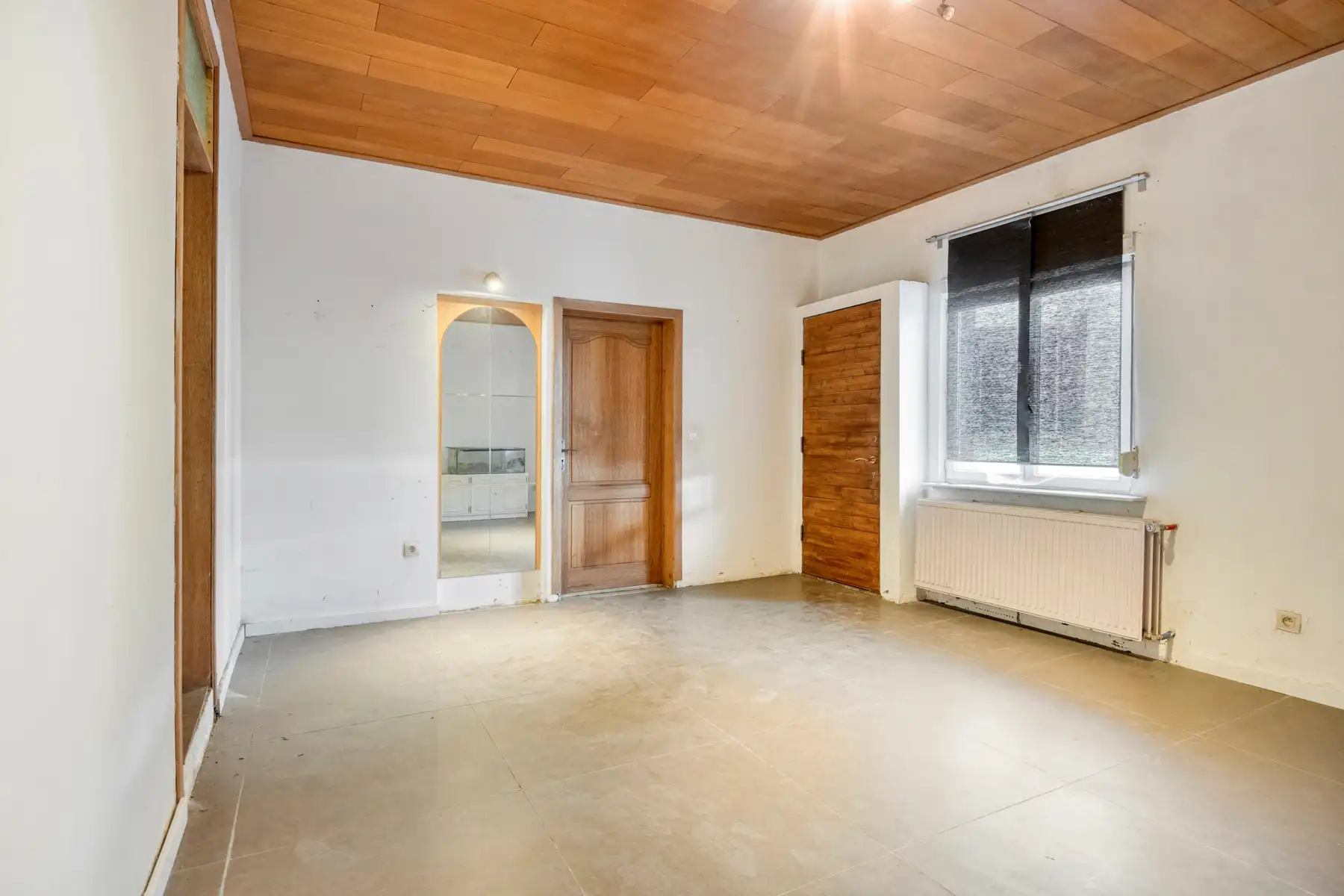Ruime woning met 4 slaapkamers en loods  foto 4