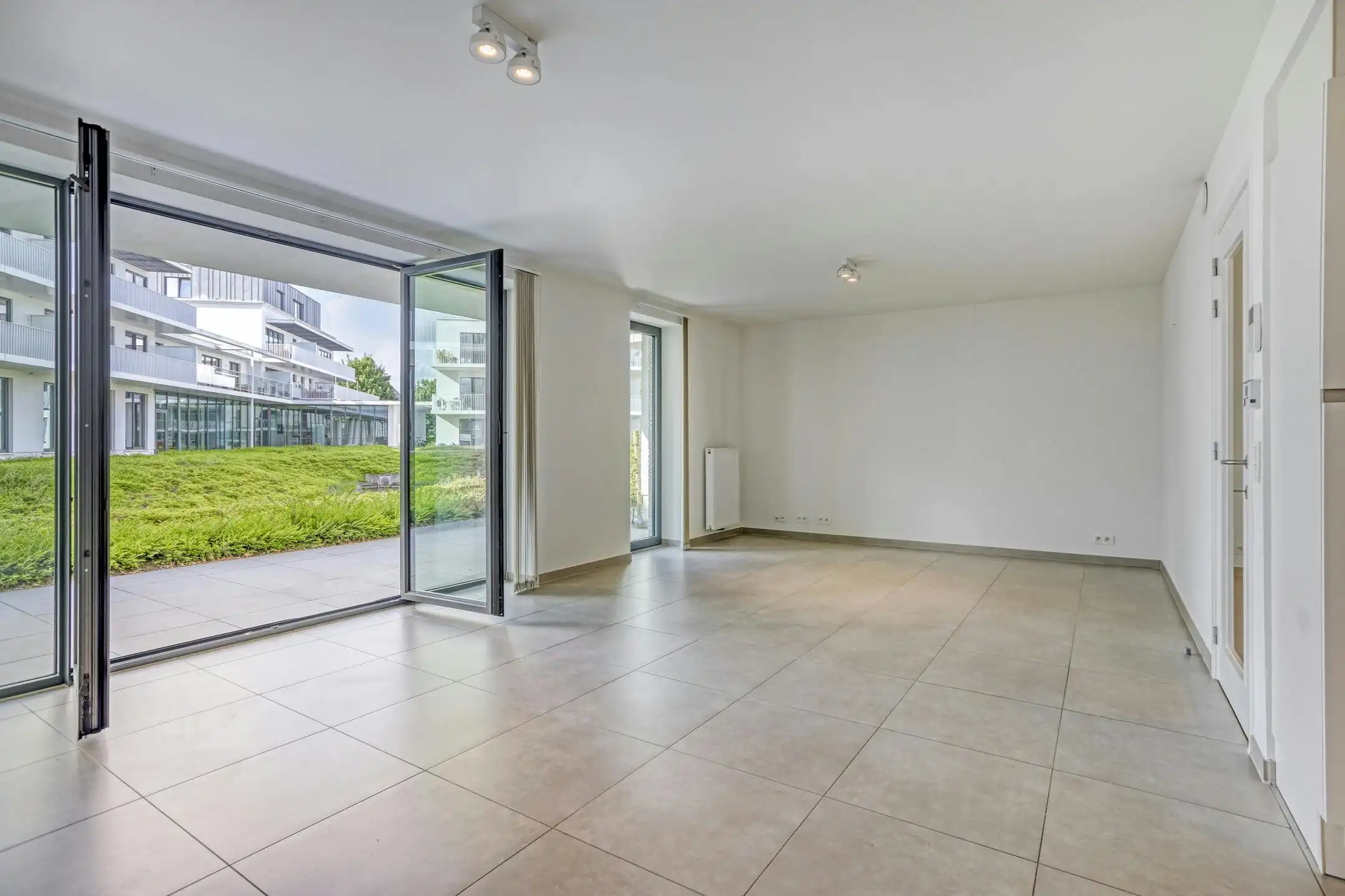 Appartement met staanplaats te koop in Sint-Michiels foto 3