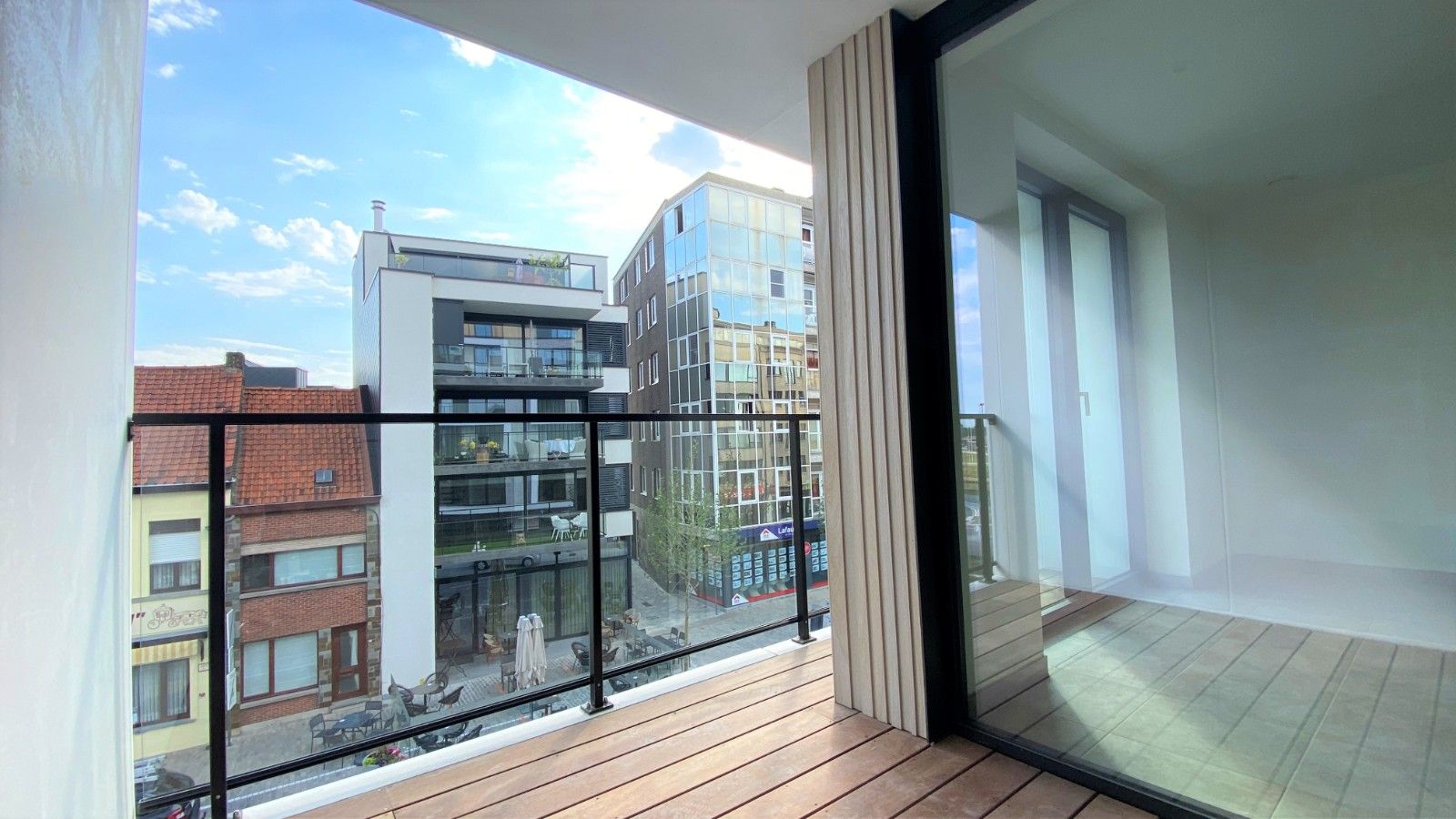 Centraal gelegen, instapklaar appartement met 2 slaapkamers foto 7