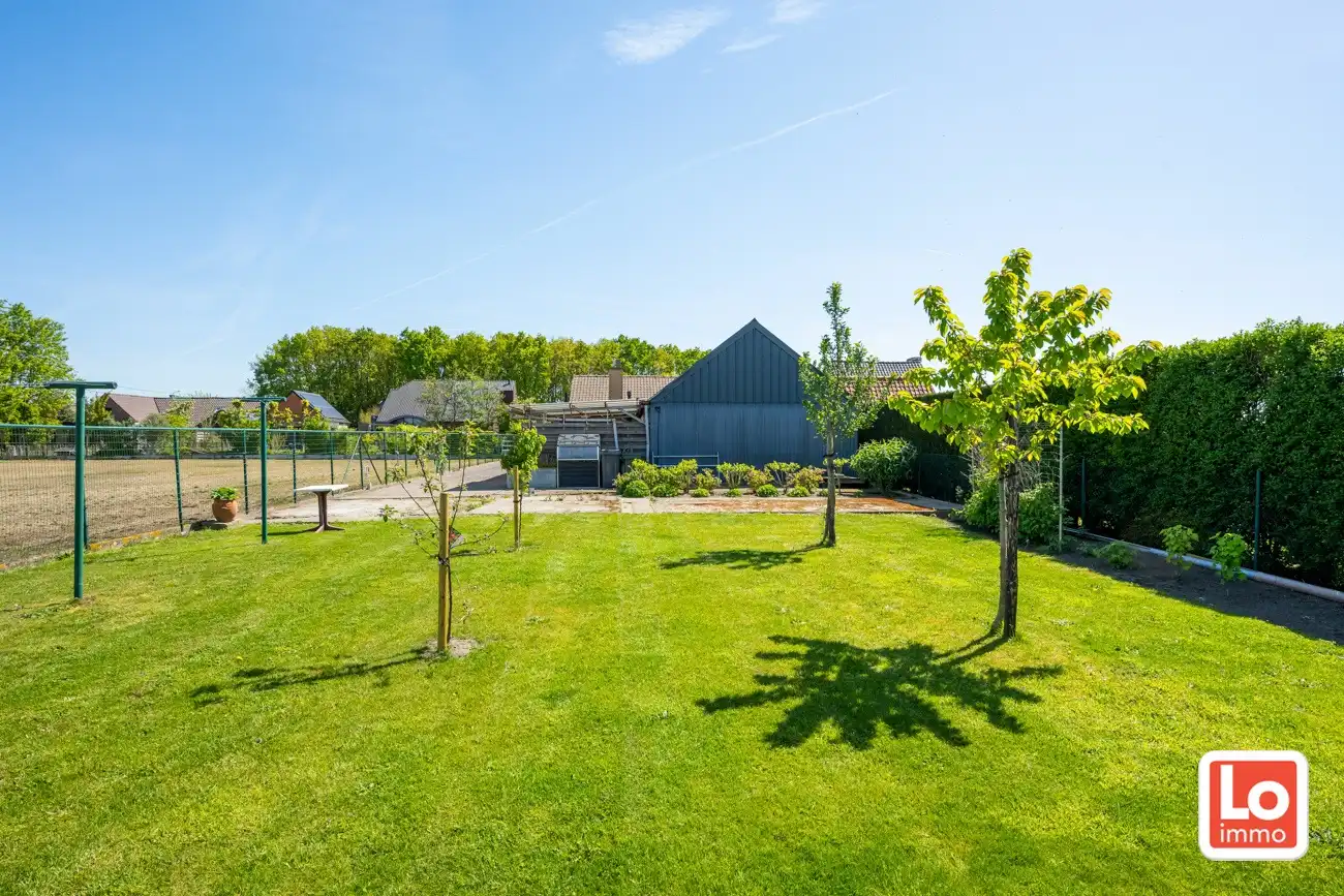 Landelijk gelegen half open woning met ruim bijgebouw (ca. 65m) en grote tuin met open zicht tussen Hijfte en Lochristi. foto 27