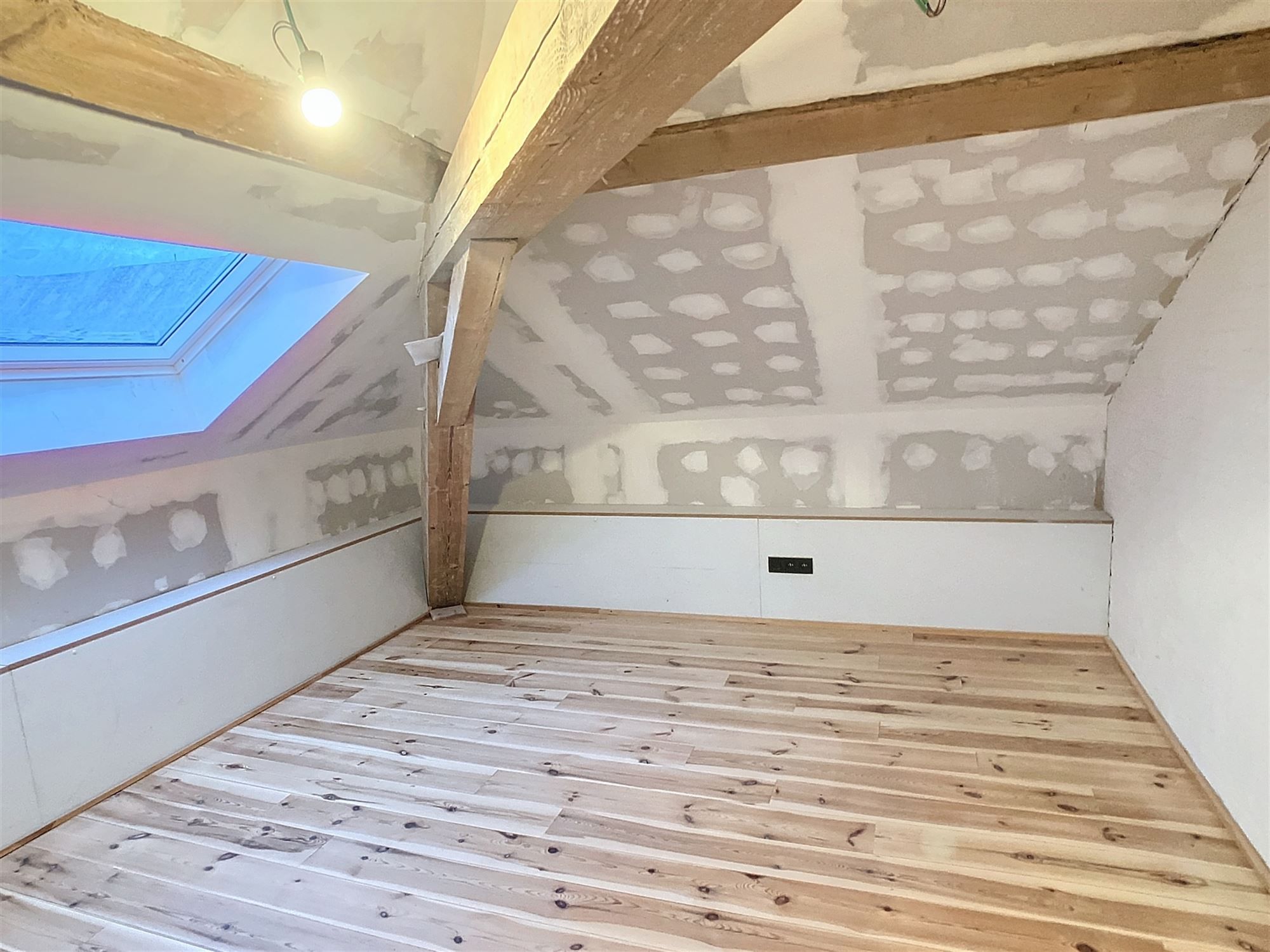 Unieke kantoor- of commerciële ruimte/ POP-UP mogelijk (Huurprijs + 21 % btw). foto 21