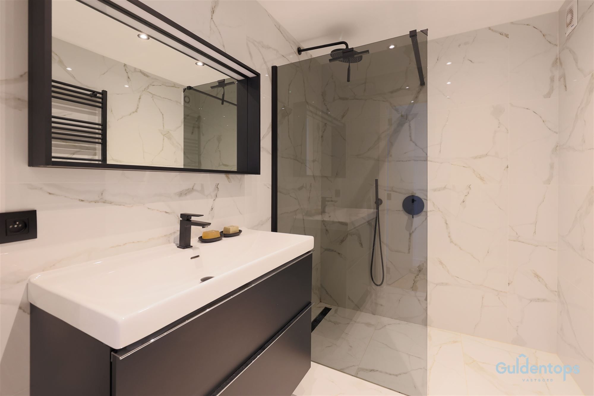 mooi 2 slkpkamerappt op topligging met fantastisch uitzicht foto 27