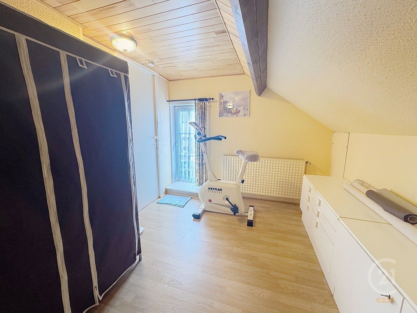 Karaktervolle woning met ruime tuin in het centrum van Leffinge foto 8