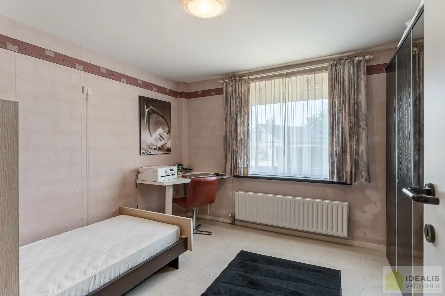 //INVESTERING – NIET VOOR EIGEN GEBRUIK// UITERST GOED ONDERHOUDEN GEZINSWONING OP EEN PRACHTIG, GROEN EN RUSTIG PERCEEL VAN MAAR LIEFST 11A &nbsp;MET LICHTRIJKE WOONKAMER, 3 KNAPPE SLAAPKAMERS, BADKAMER, AFGEWERKTE ZOLDERVERDIEPING EN ONDERGRONDSE GARAGE foto 26