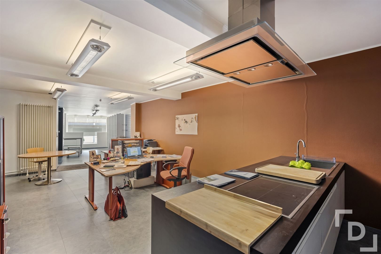 Ruime handelszaak met woonst & verhuurd appartement te koop in Poelkapelle. foto 17