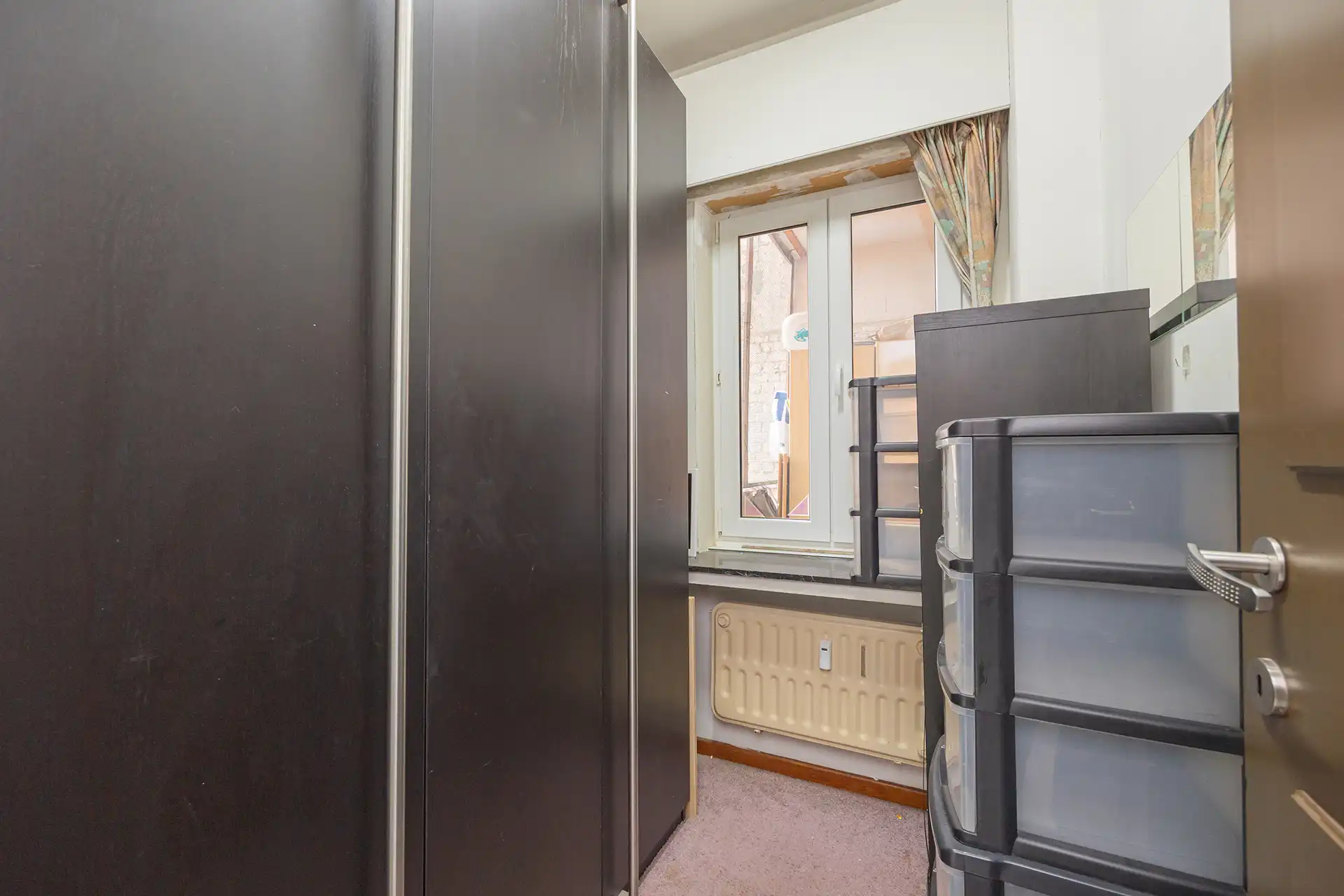Instapklaar appartement met 2 slpk's + bureau met parkzicht foto 13