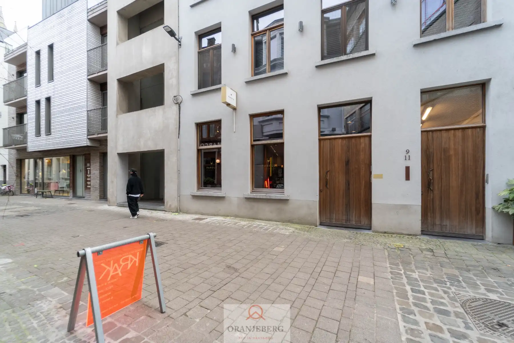 Handelshoekpand Te Huur in gezellig zijstraatje van de Mageleinstraat foto 24