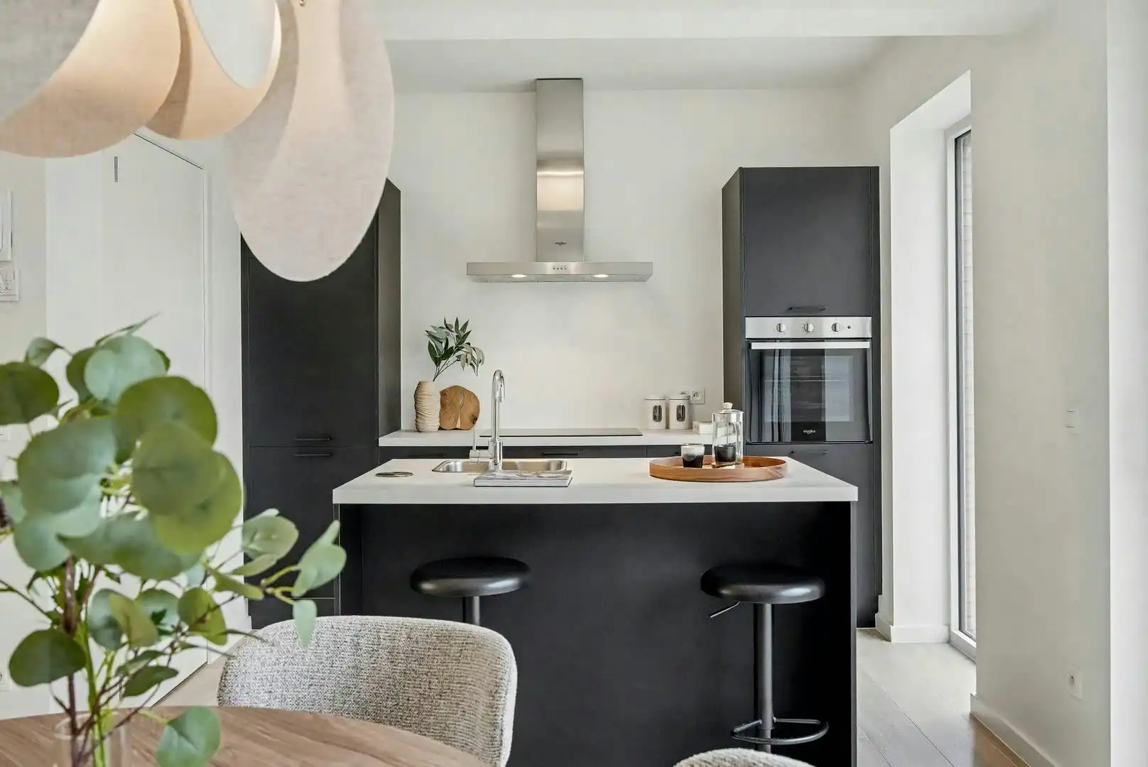 Unieke woning met 2 slaapkamers en autostaanplaats te Hasselt foto 4