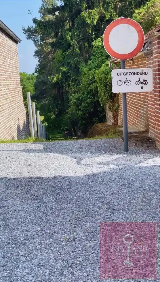 Te renoveren woning waar men het beste van 2 werelden vindt op 1,4 ha! foto 15