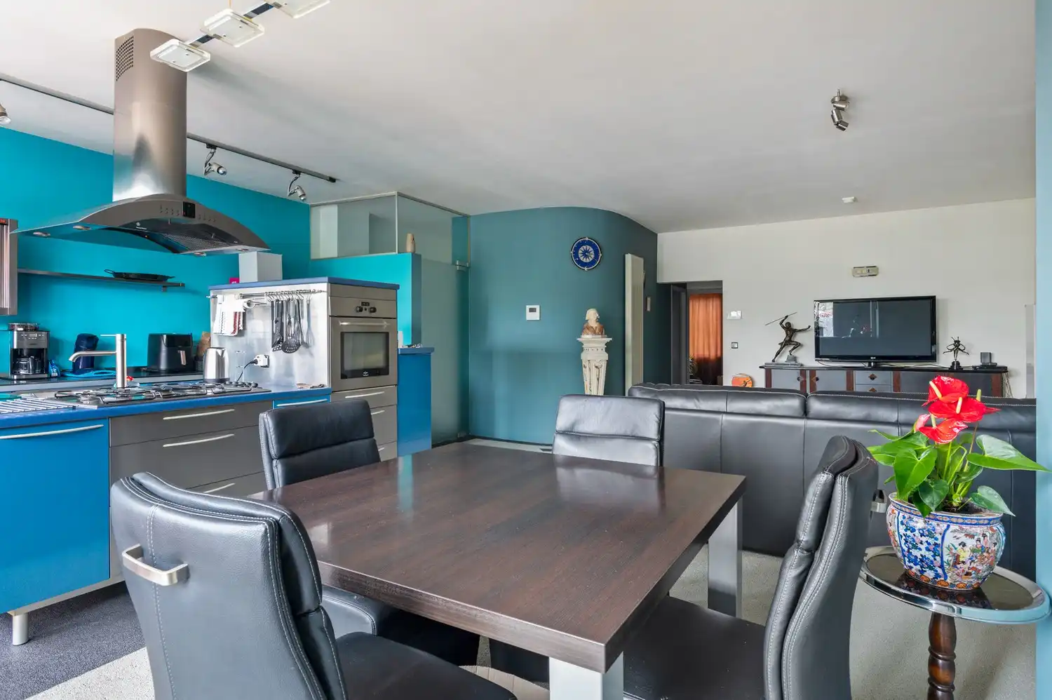 Woning met magazijn (130 m²)  op centrale locatie te Wommelgem foto 6