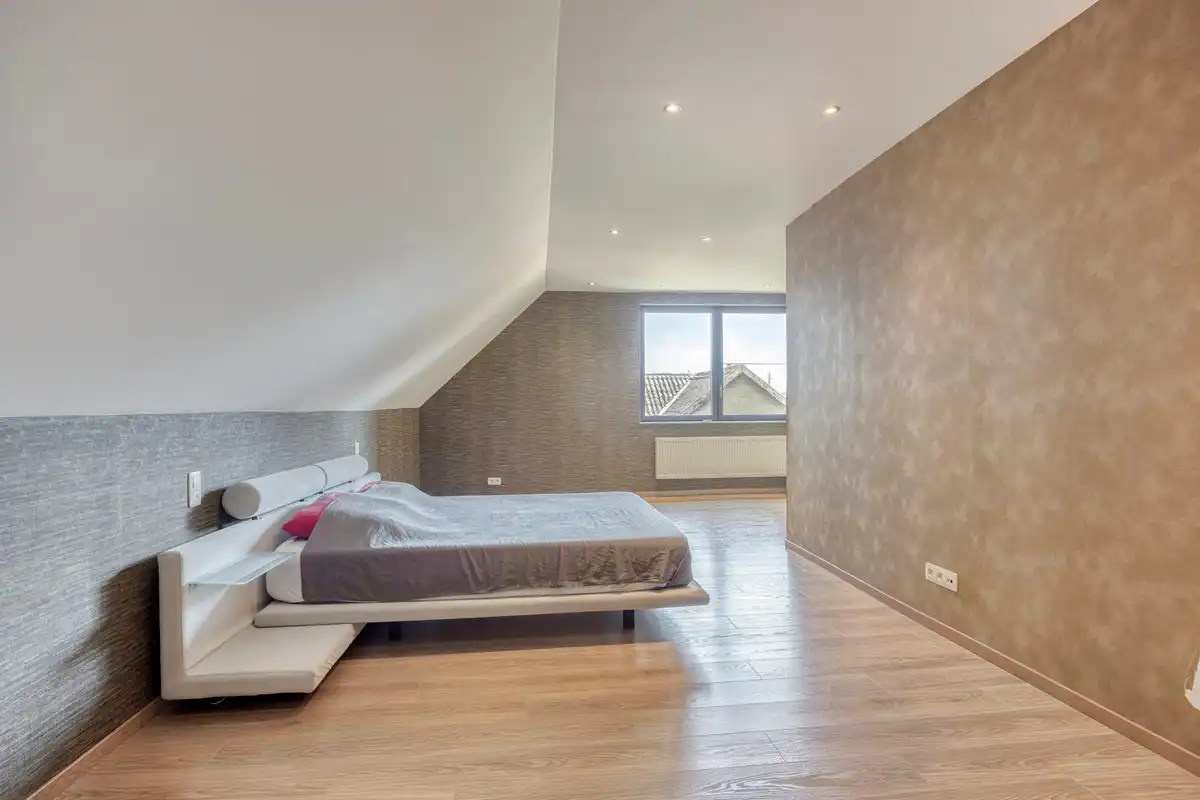 TIJDLOZE VOLLEDIG GERENOVEERDE VILLA OP EEN PERCEEL VAN 16A81CA TE RIEMST foto 25