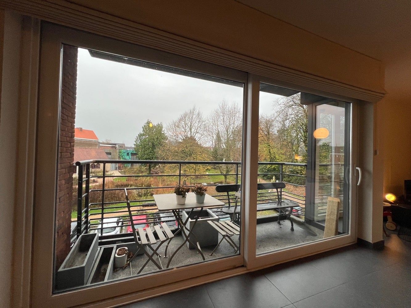 Appartement met 2 slaapkamers en prachtig uitzicht in hartje Torhout foto 5