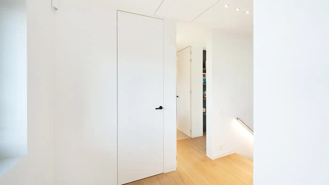 Perfect georiënteerde villa met zwembad voorzien van een duurzame luxeafwerking foto 17