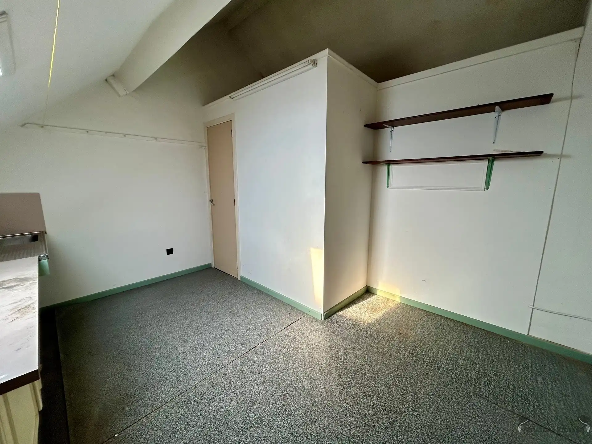 Ruime renovatiewoning gelegen in Hartje Hamm foto 18