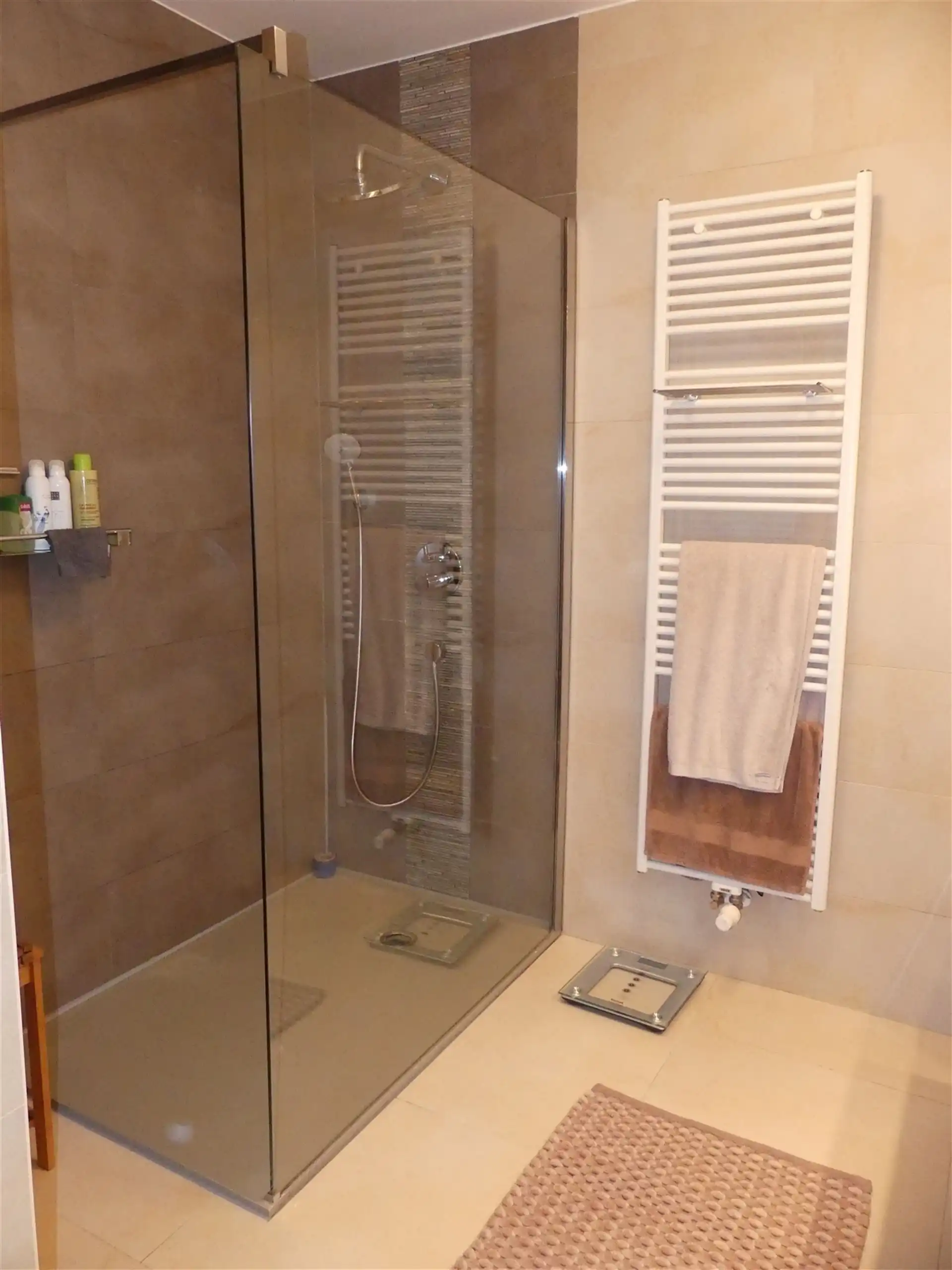 Topligging ! Appartement met 3 slaapkamers, staanplaats en kelder! foto 6