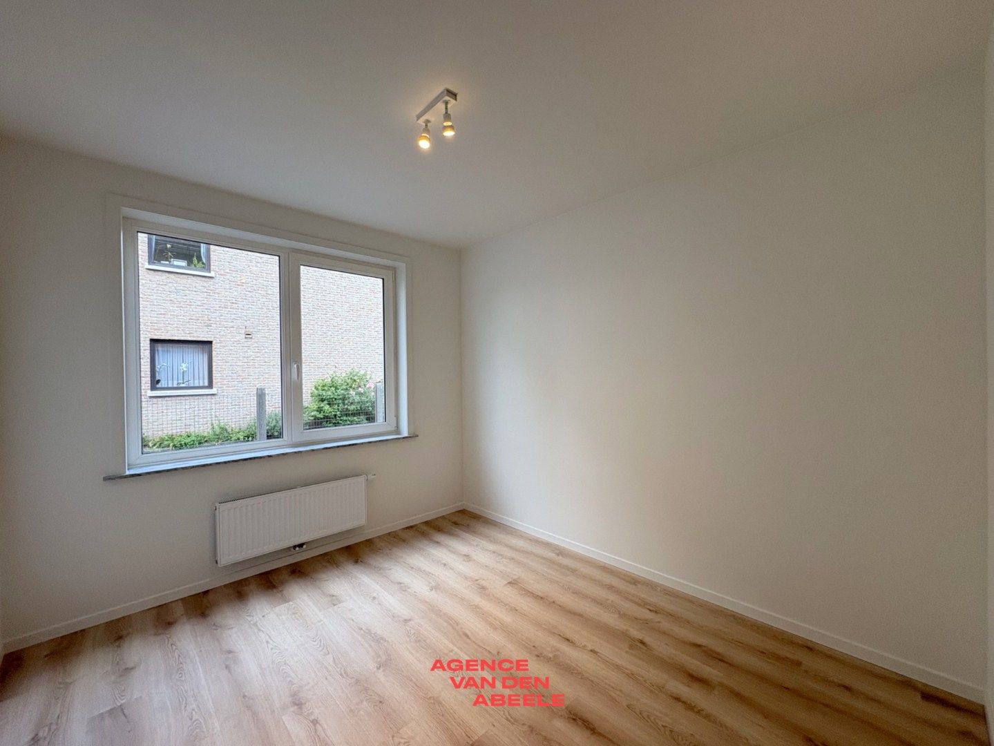 Volledig vernieuwd gelijksvloersappartement foto 8