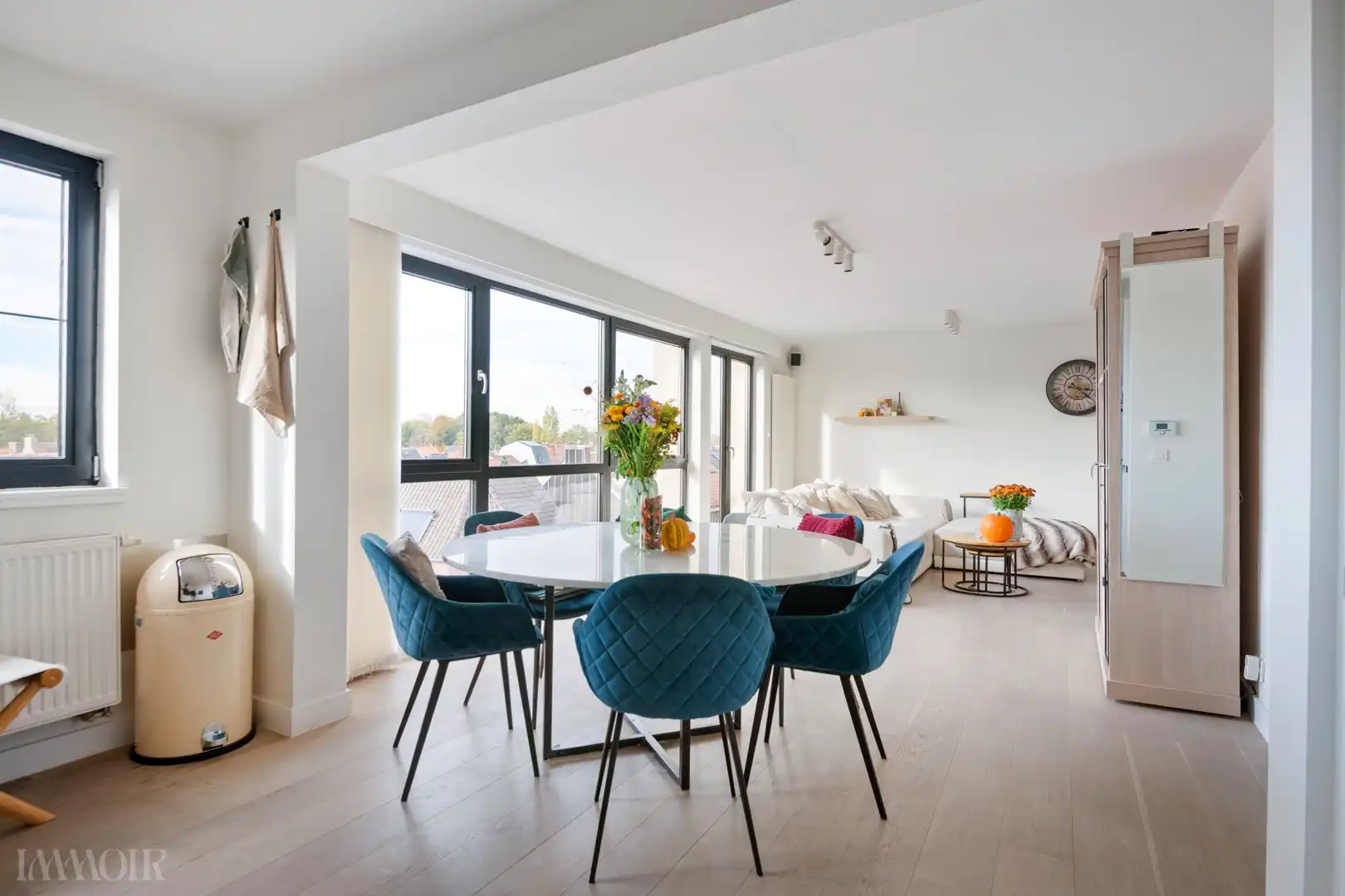 Centraal gelegen en lichtrijk appartement nabij het centrum van Ekeren. foto 5