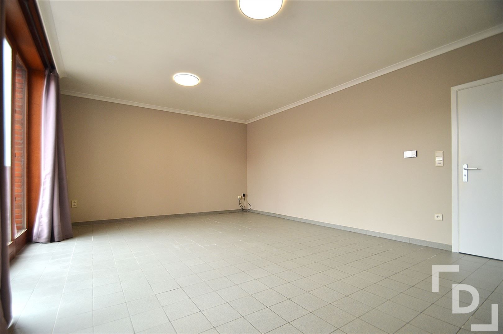 Ruim appartement te huur op centrale locatie te Ieper foto 3