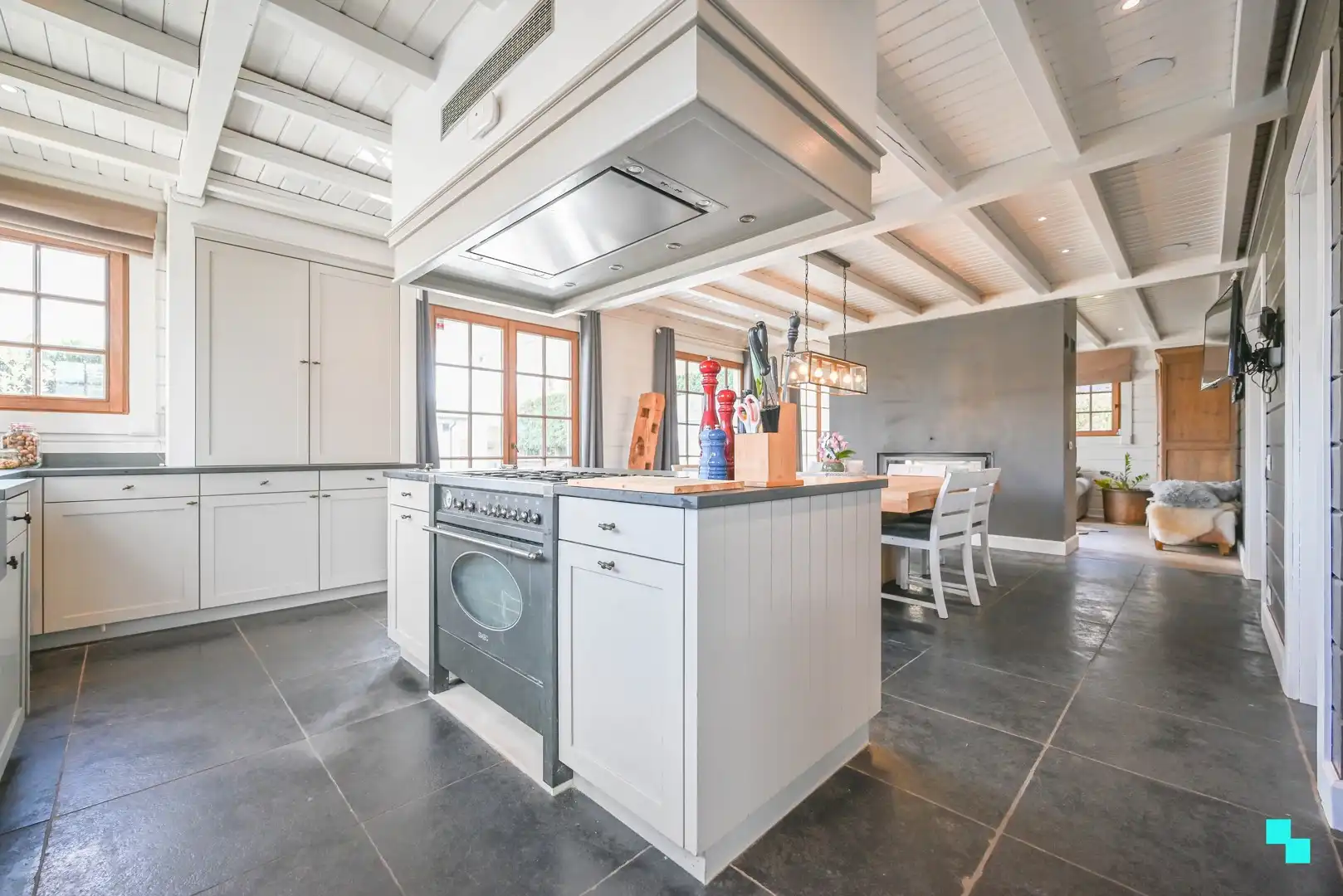 Kwalitatieve villa met zwembad foto 6