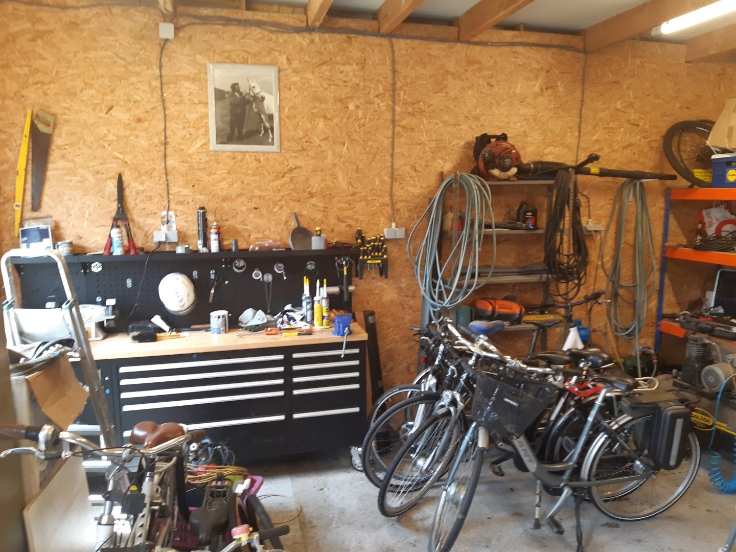 Praktische gezinswoning met leuke tuin. foto 40