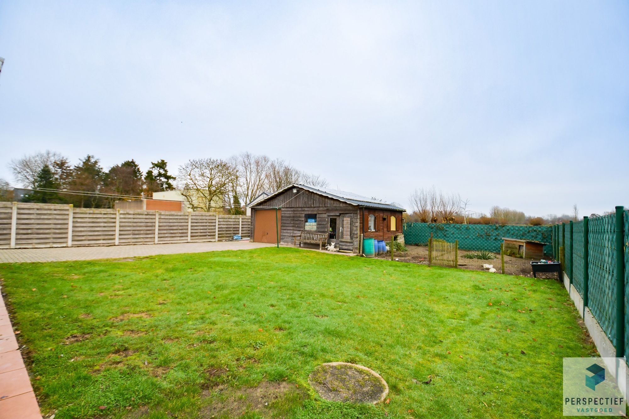 UITSTEKEND GELEGEN GELIJKVLOERSE WONING met 4 slaapkamers en tuin foto 2