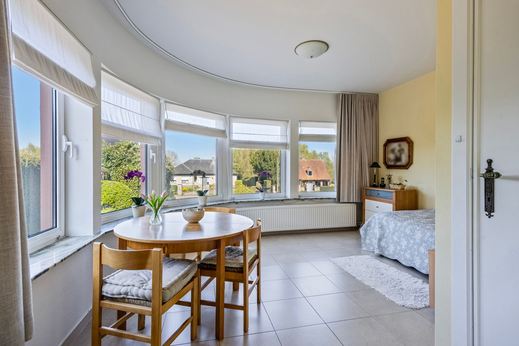 Karakterwoning met veel potentieel foto 11