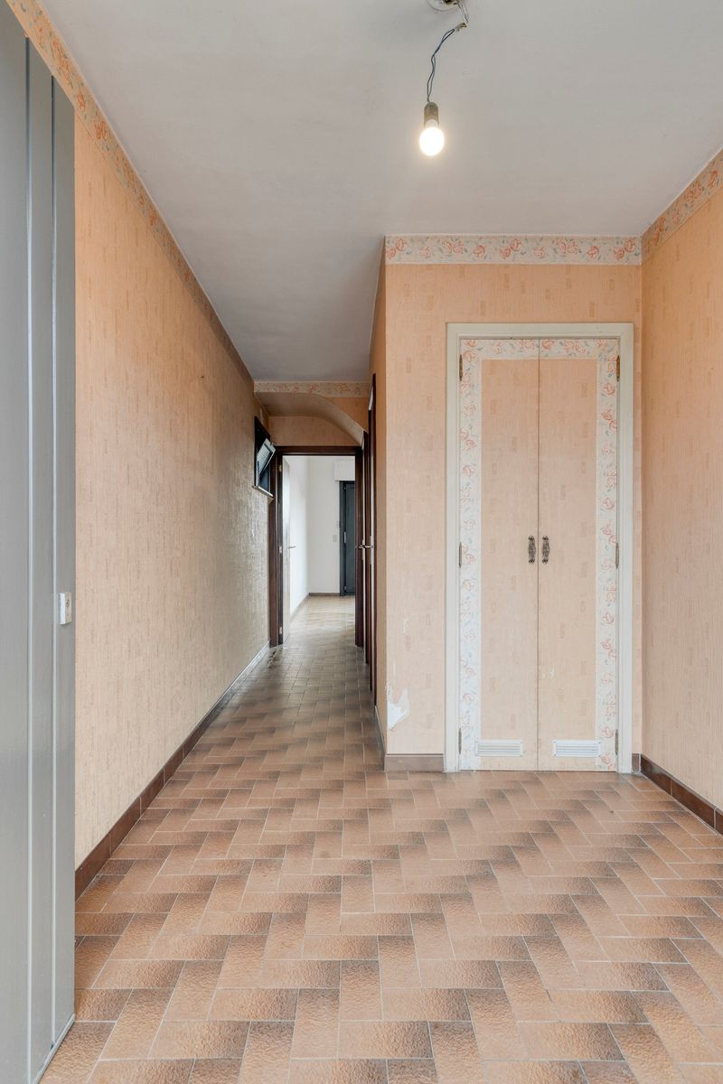 Ruime gezinswoning met tuin en zicht op groen foto 2