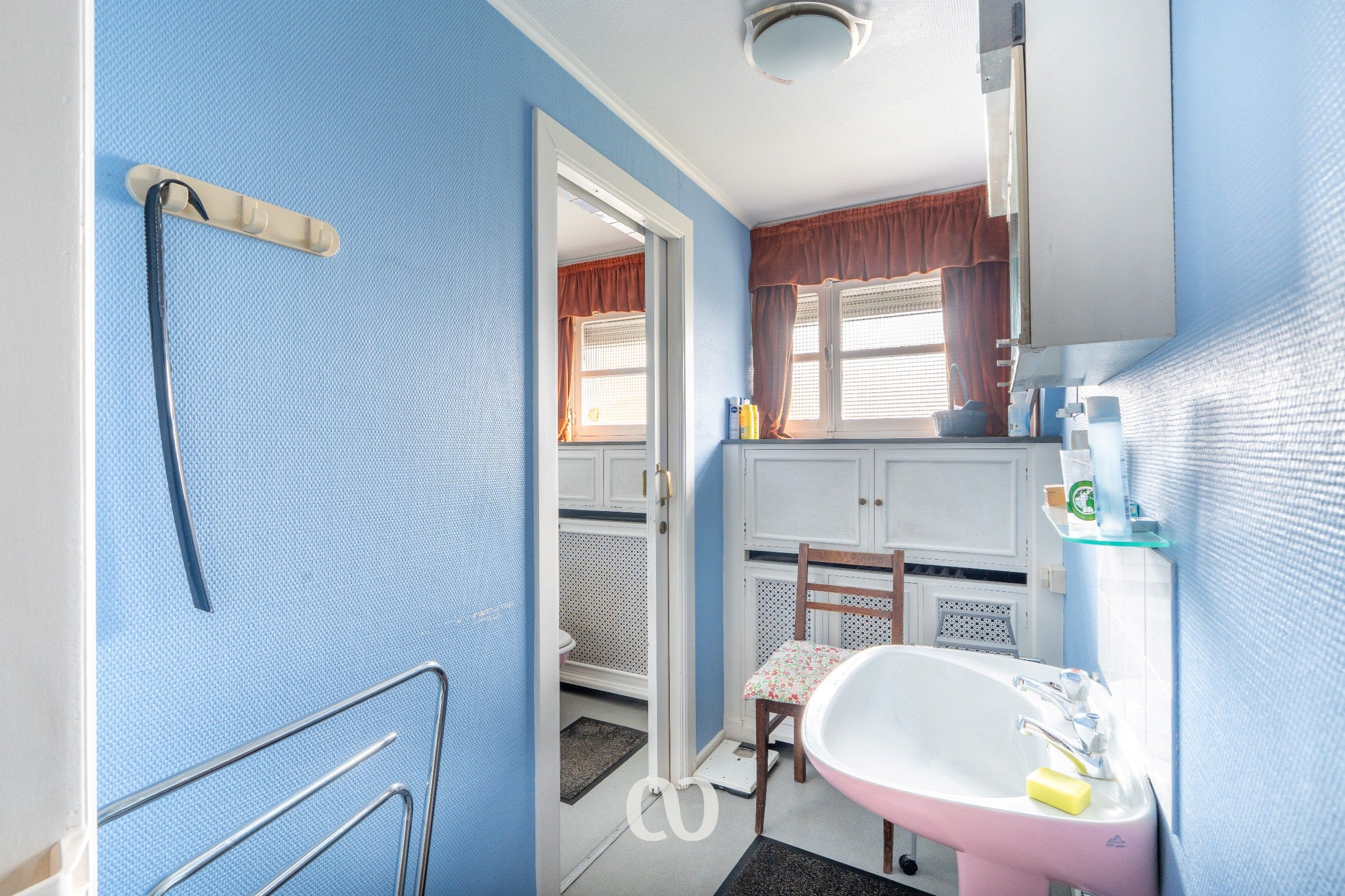 Zeer grote karaktervolle woning in art-deco stijl met tal van mogelijkheden foto 17