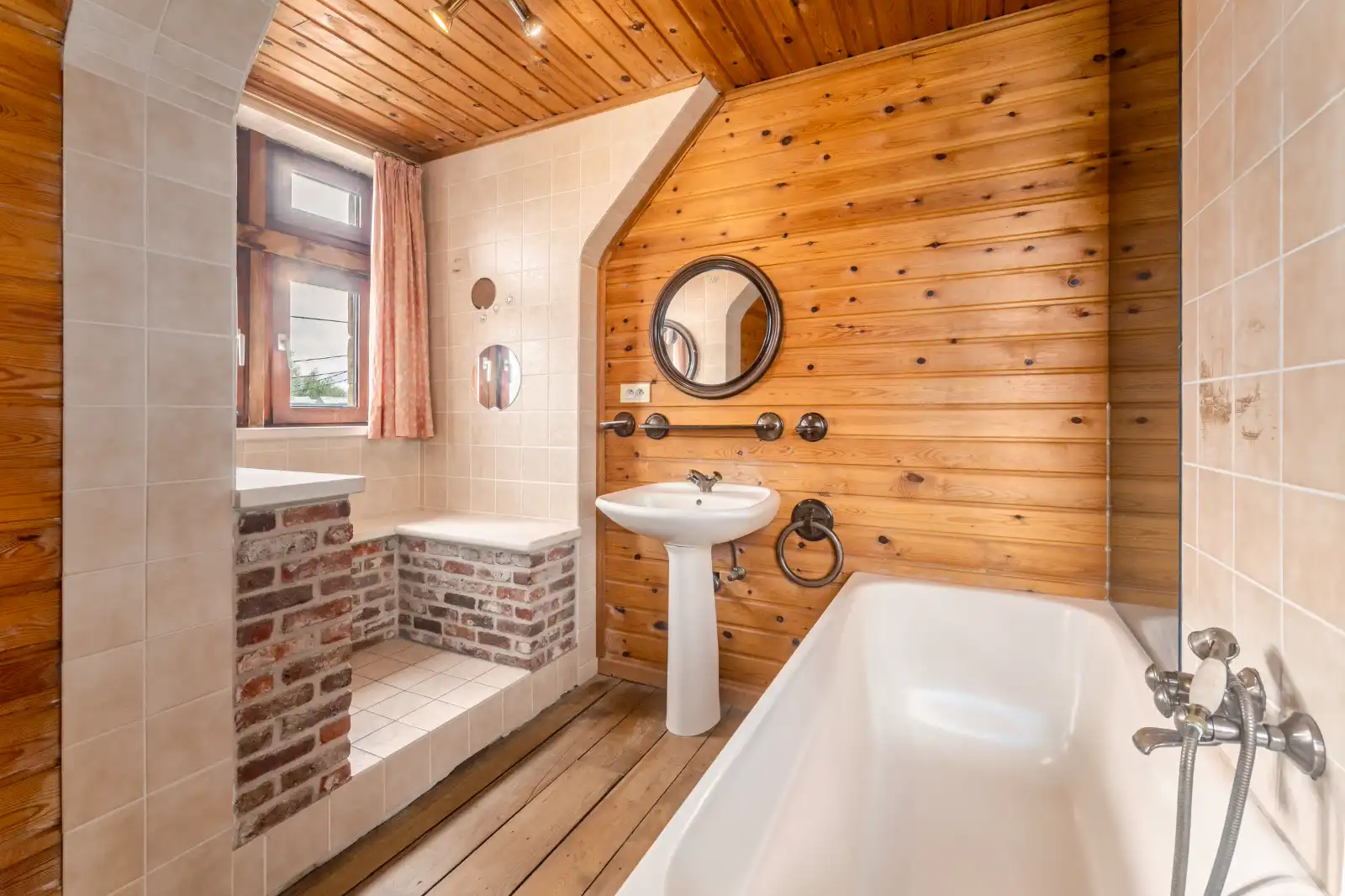 Karaktervolle halfopen woning op een riant perceel van 2.144 m² in Sint-Eloois Winkel! foto 18