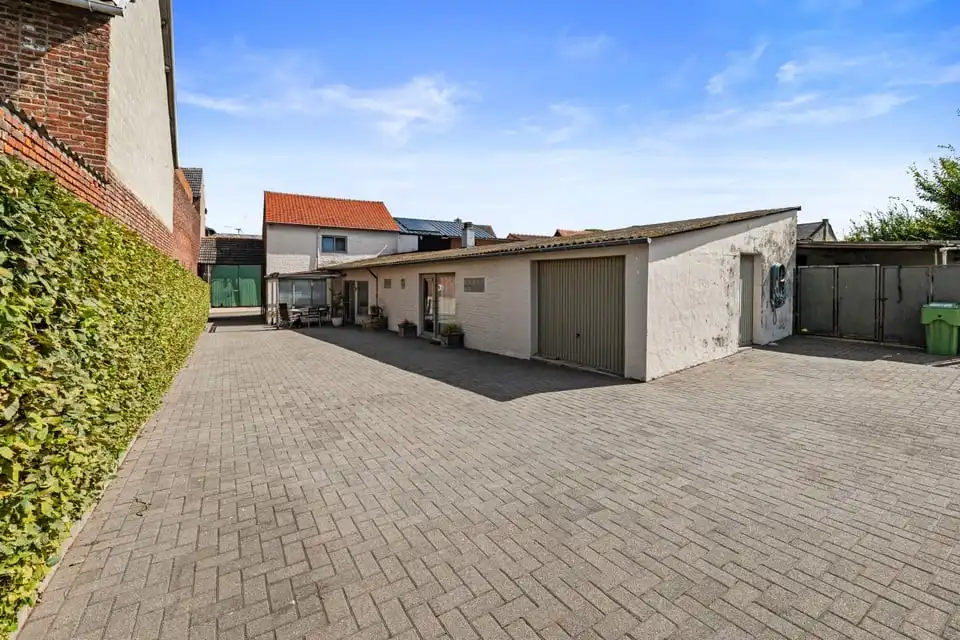 CHARMANTE WONING MET 3 SLKS EN EEN PRACHTIGE TUIN MET TAL VAN MOGELIJKHEDEN foto 6