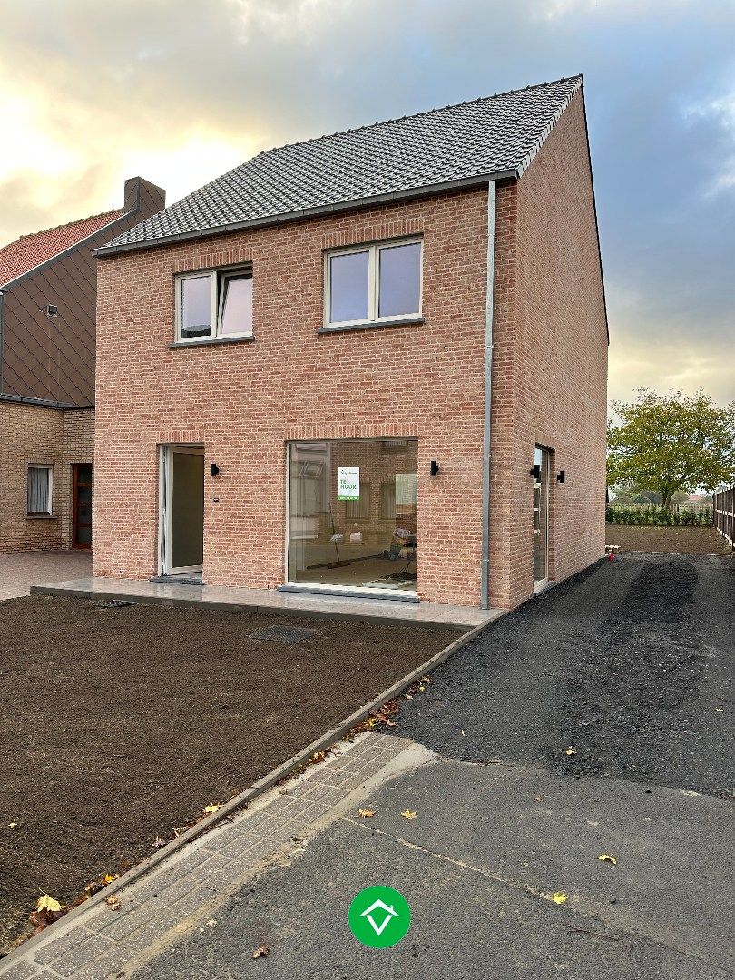 Stijlvolle halfopen nieuwbouwwoning in het landelijke Koekelare foto 4
