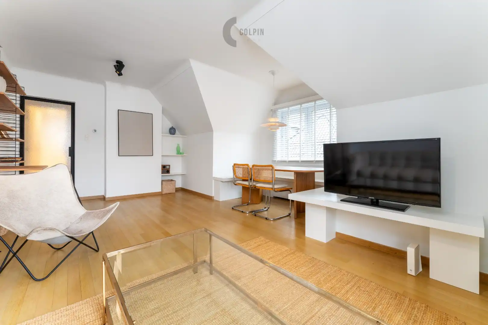 Appartement in villaresidentie op toplocatie met garage foto 4