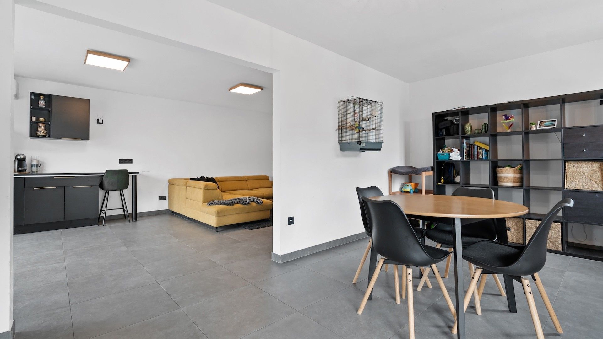 Instapklaar 3-slpkr appartement met ruim terras en zeer gunstige EPC-score foto 2