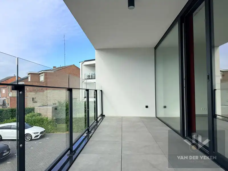 Rustig gelegen 2 slaapkamer appartement! foto 6