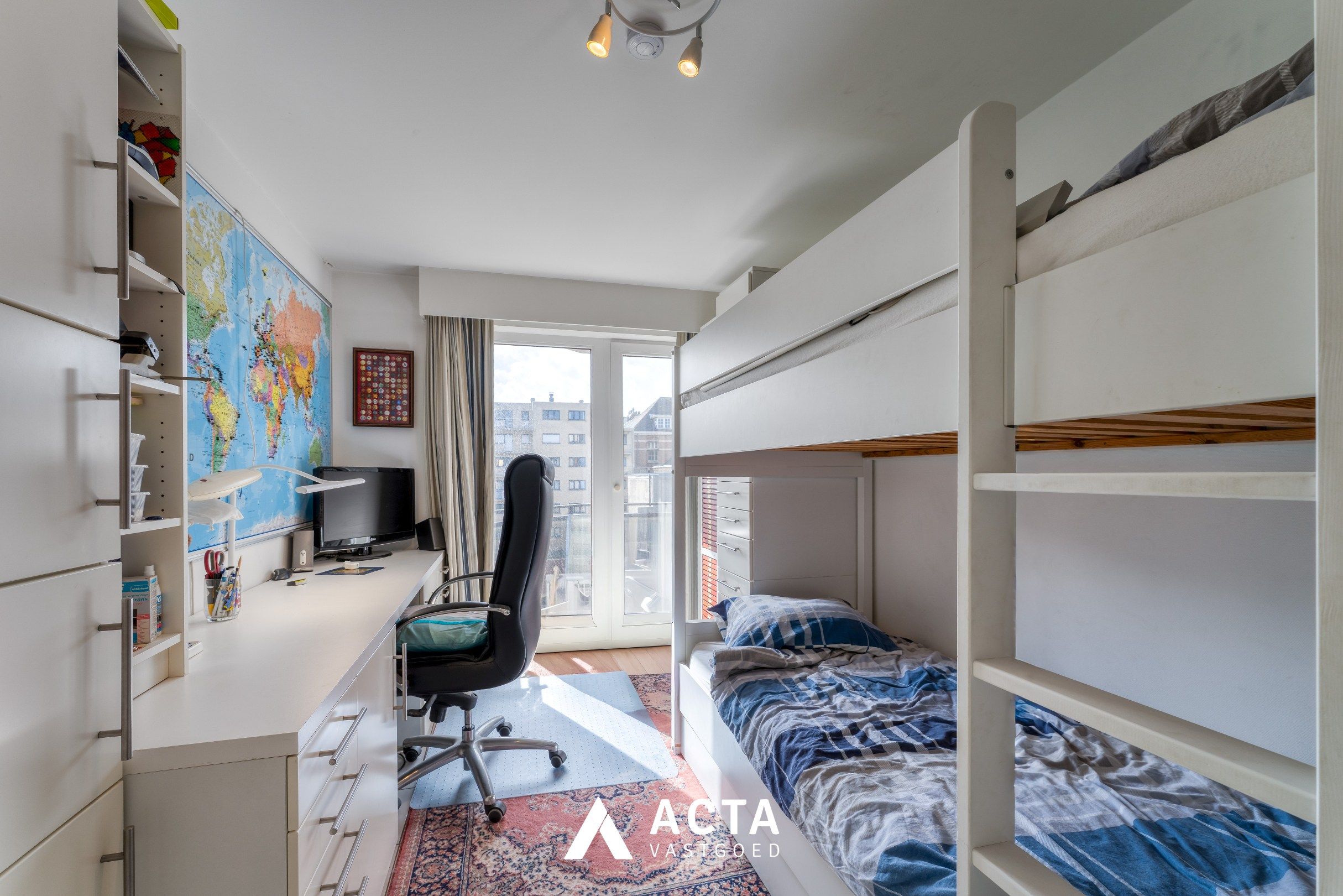 Ruim appartement met drie slaapkamers aan het Leopoldpark foto 11