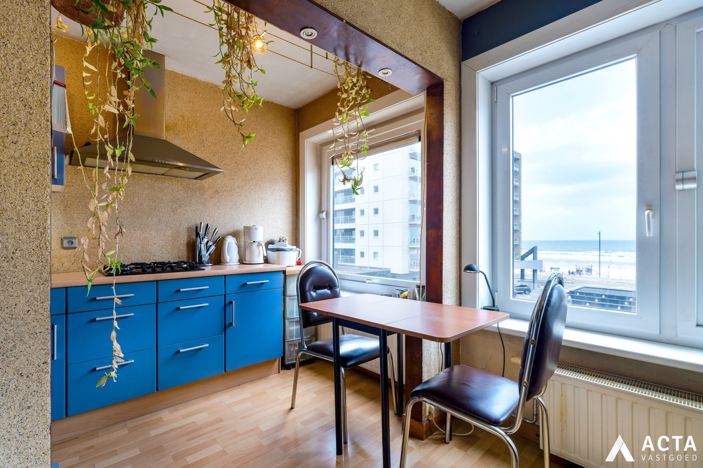 Dakappartement met twee slaapkamers met zeezicht! foto 4