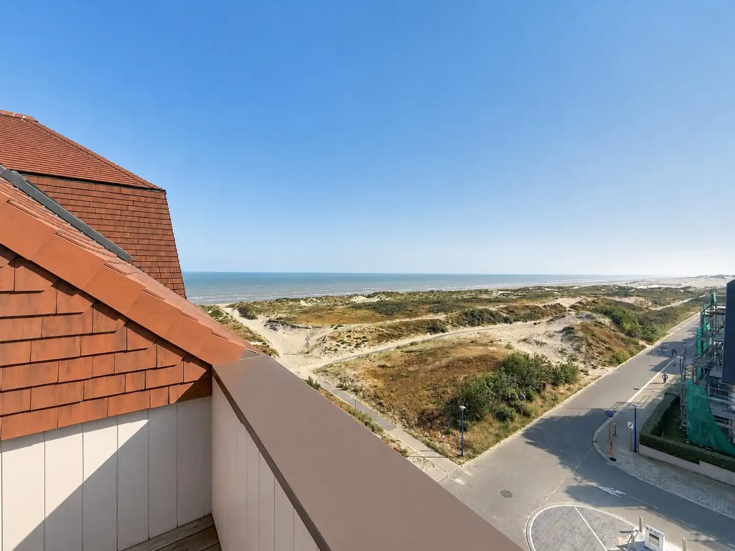 Unieke penthouse met vier terrassen en frontaal zeezicht te Sint-André (Oostduinkerke) foto 10
