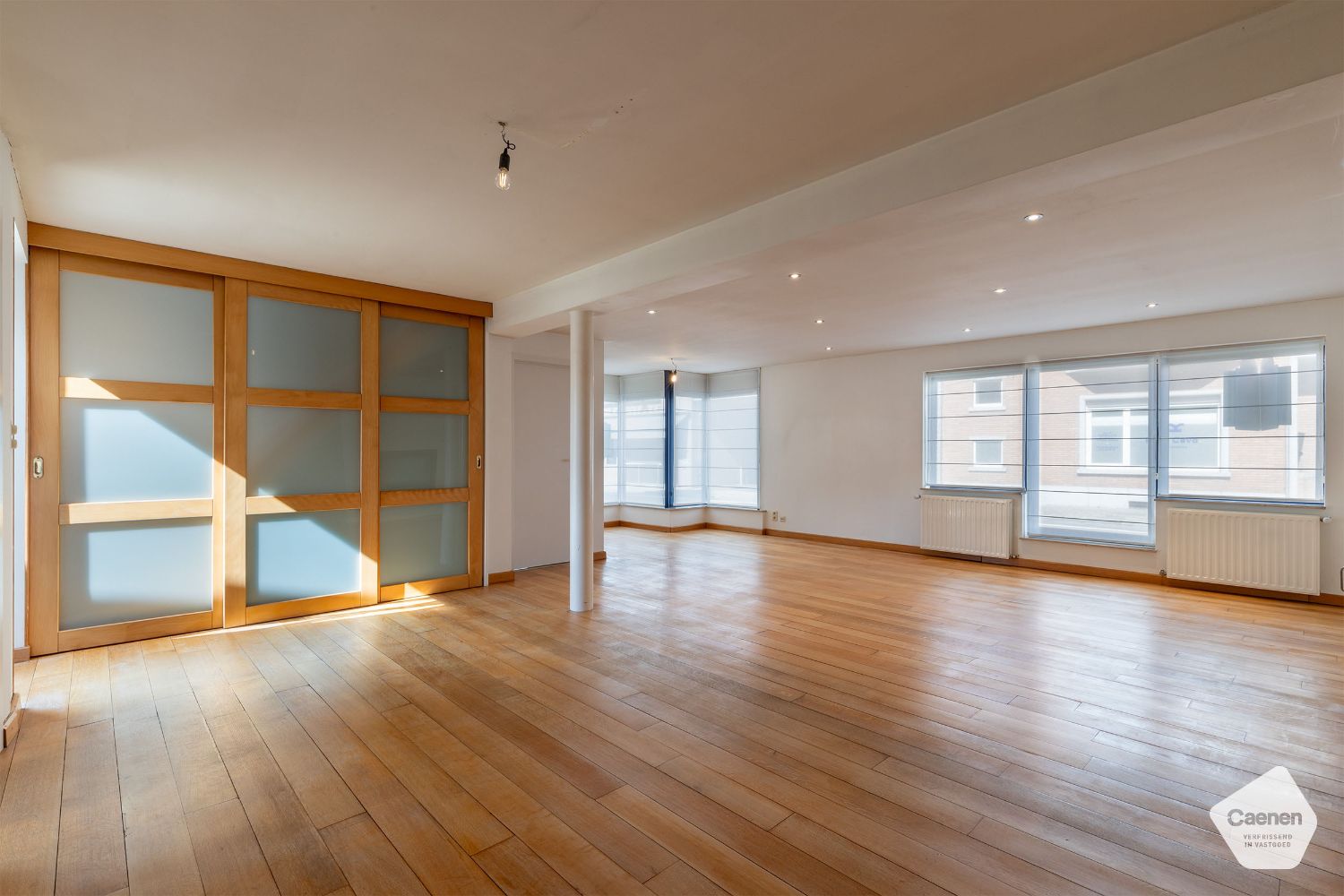 MOOIE VEELZIJDIGE & RUIME HALF-OPEN WONING in het centrum van Ruddervoorde met GARAGE foto 3