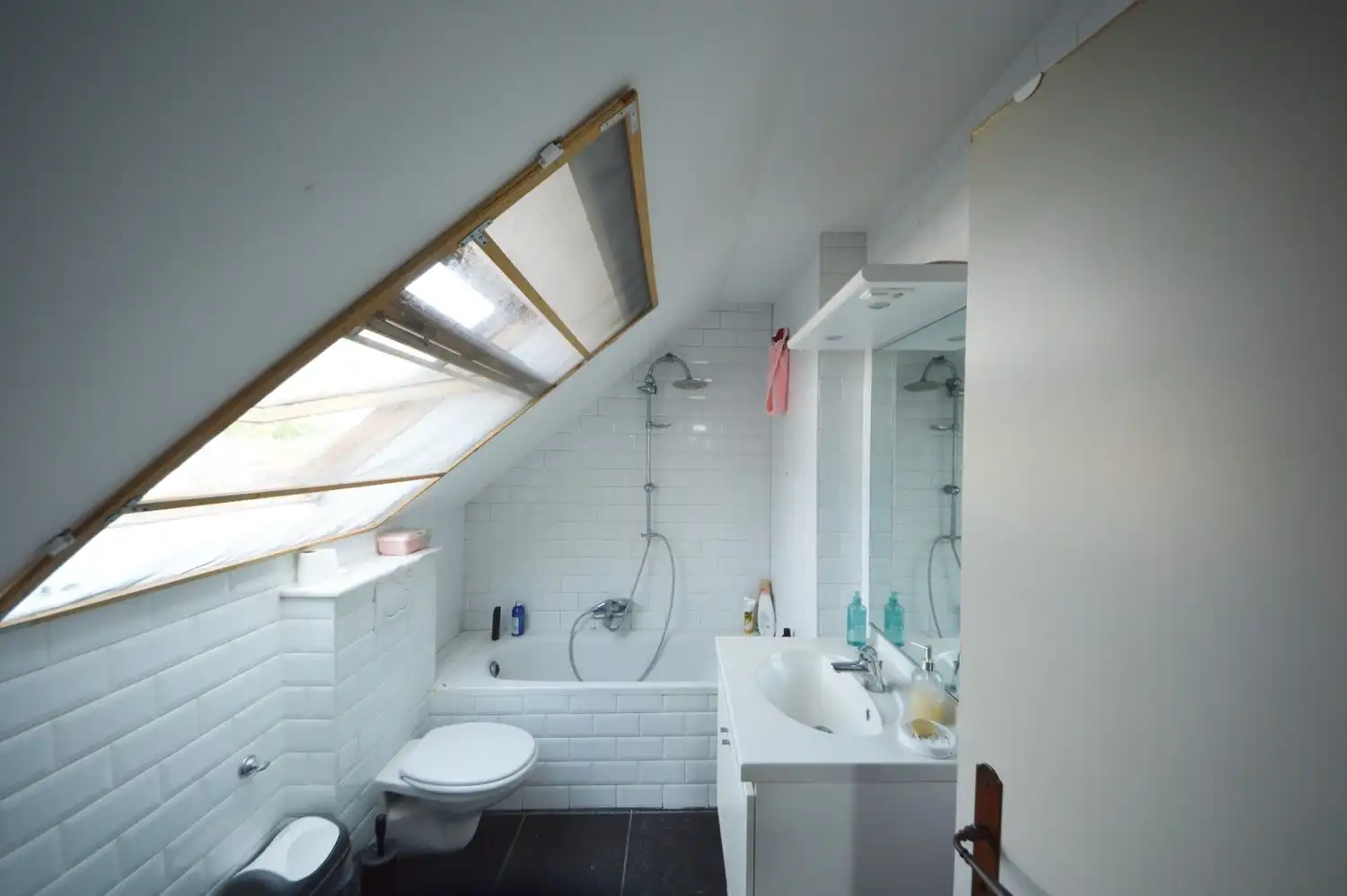 Solide investeringseigendom op toplocatie nabij GERSTJENS - 3 verhuurde appartementen + 2 garageplaatsen foto 24