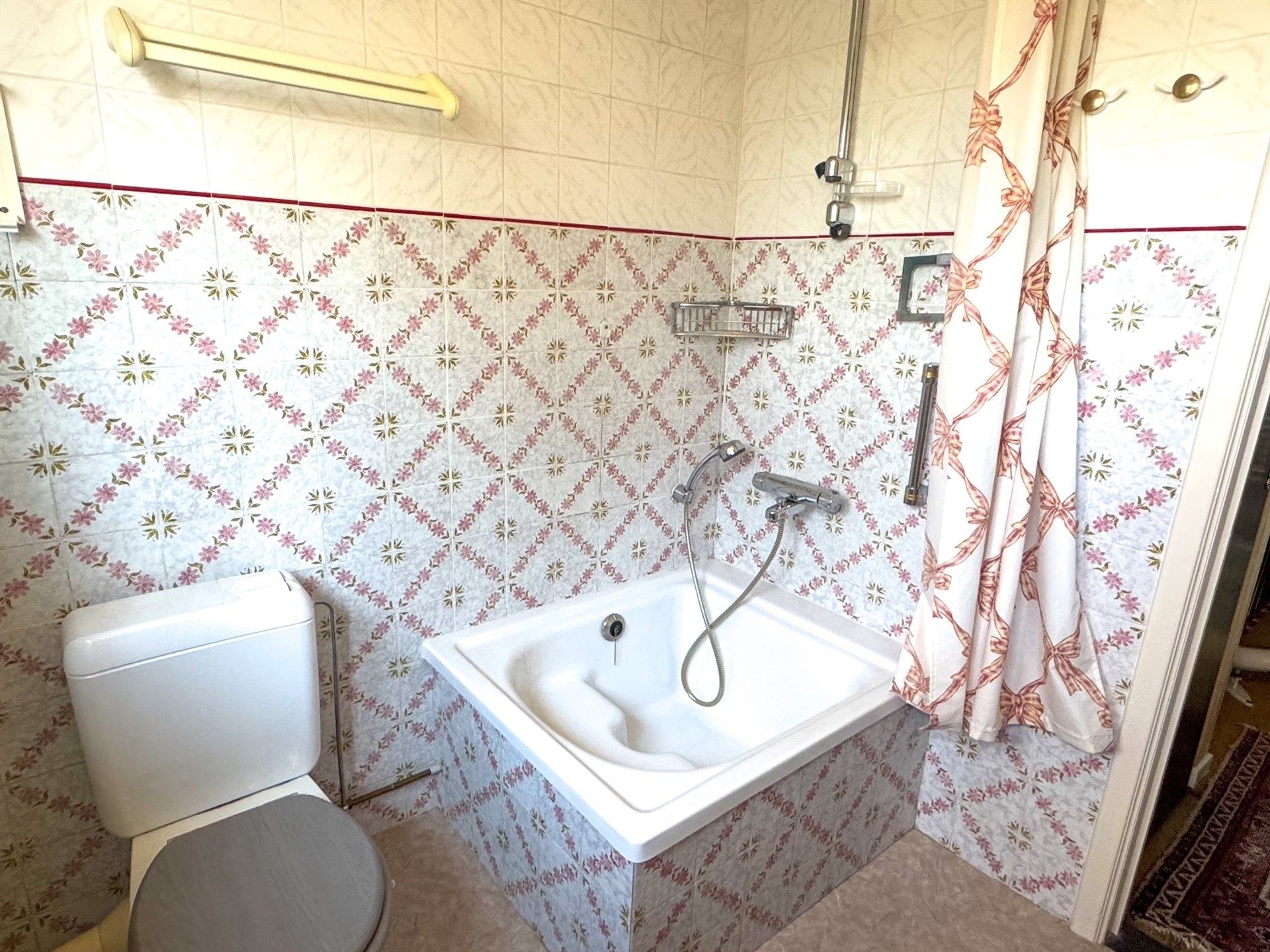 Bel-etagewoning met 3 slaapkamers, ruime garage en Zuid tuin foto 10