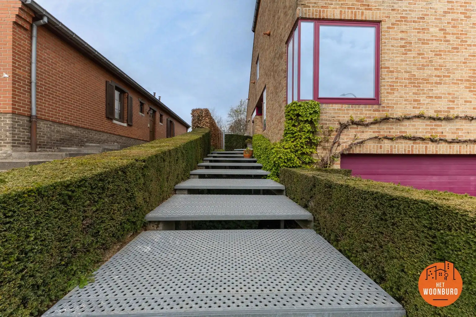 Ruime woning: 5 slpks, garage en grote tuin op toplocatie foto 4