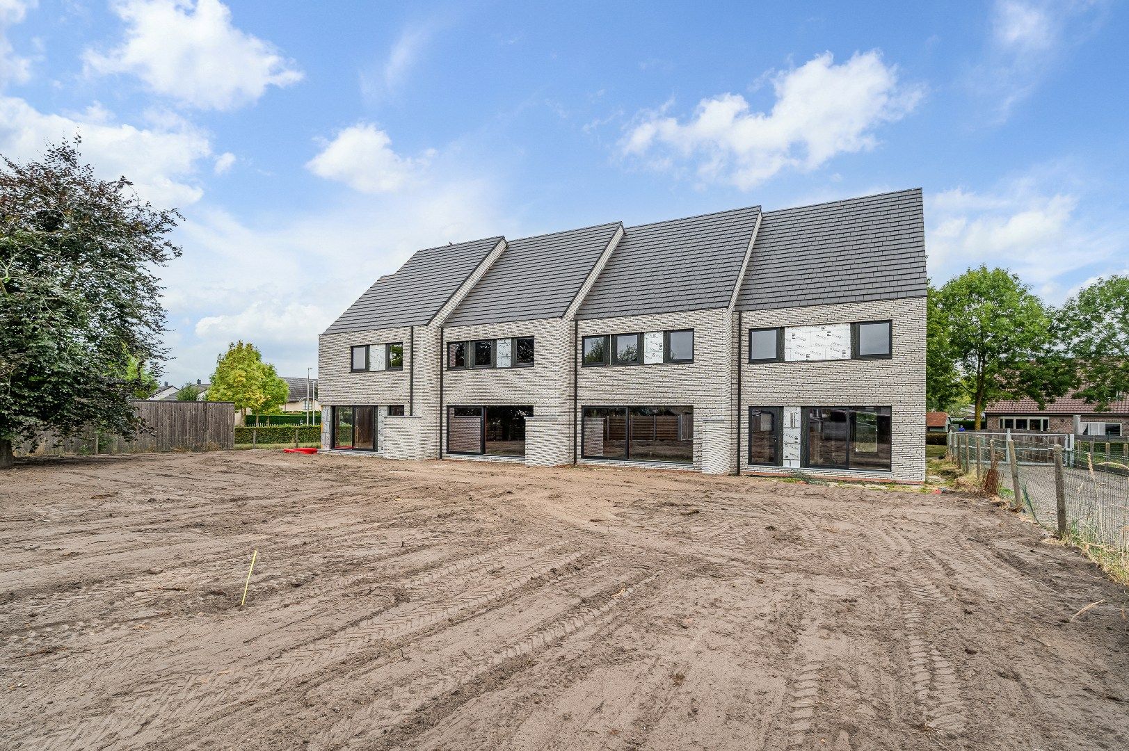 Nieuw gesloten BEN-woning in een doodlopende straat, aan een groenzone foto 8