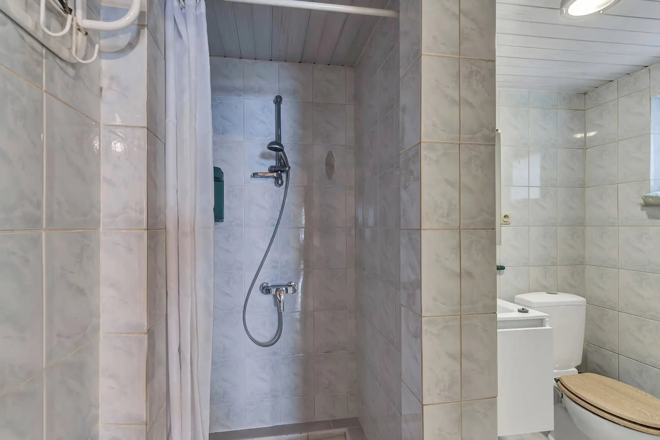 Charmante gesloten bebouwing met diepe tuin aan de Leie in Astene foto 7