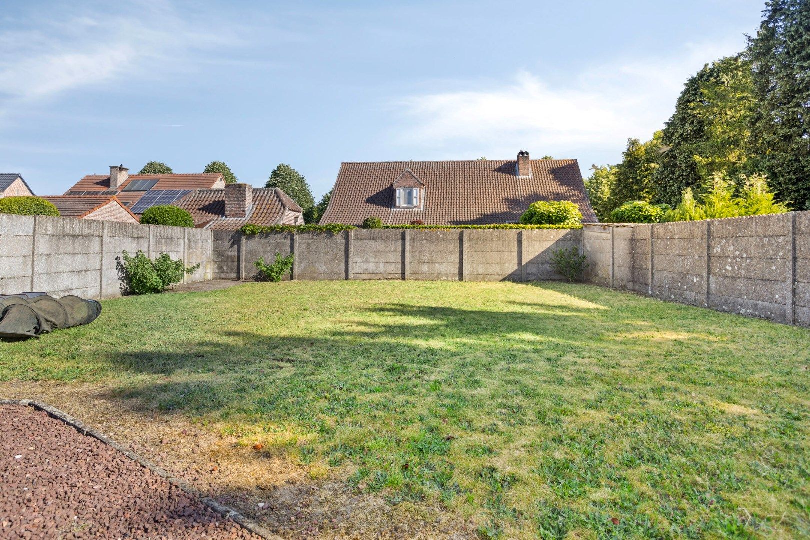 Te renoveren halfopen woning met 3 slaapkamers op een perceel van ca. 780 m² ! foto 25