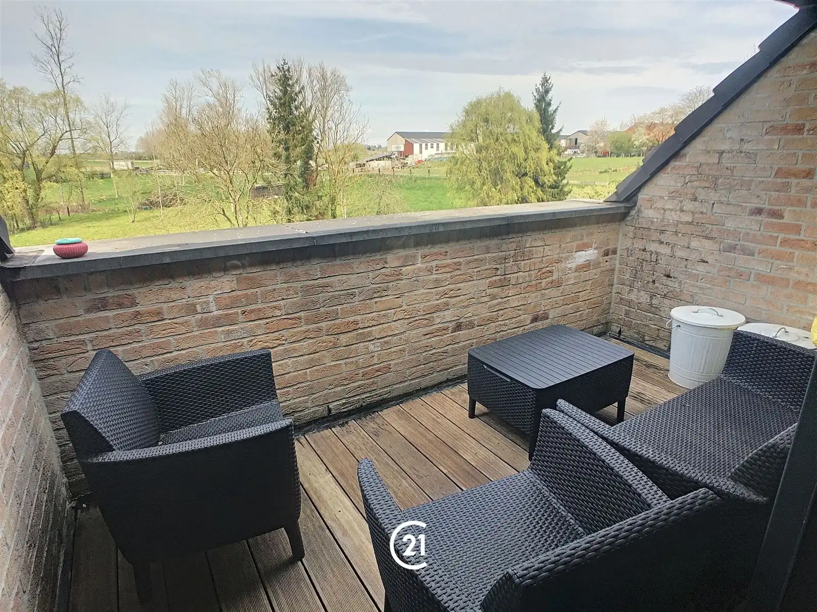 Instapklaar duplexappartement in klein gebouw nabij centrum Appelterre. foto 8