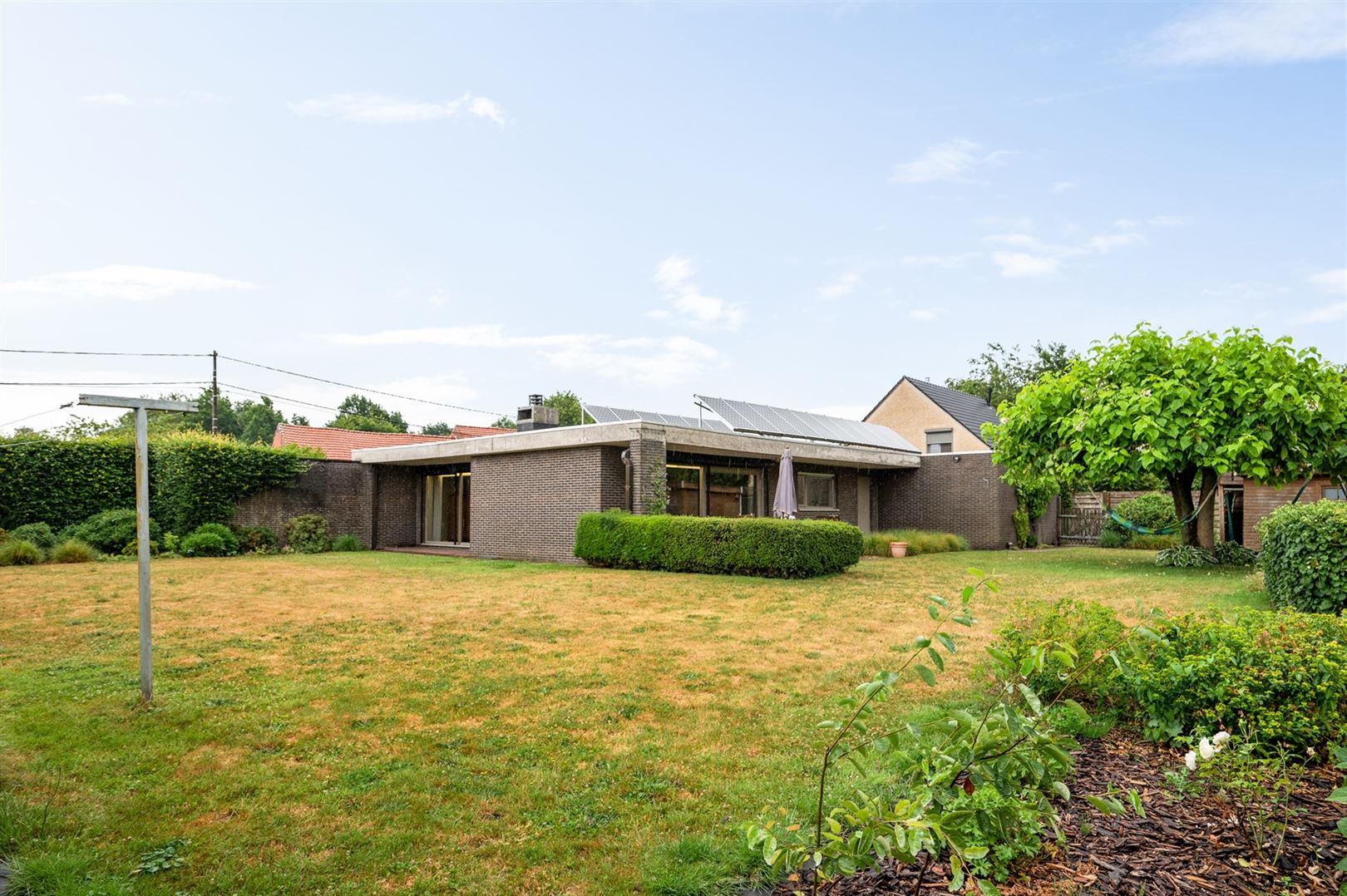 Karakteristieke laagbouwwoning met 3 slk op ca. 1.400m2 foto 3